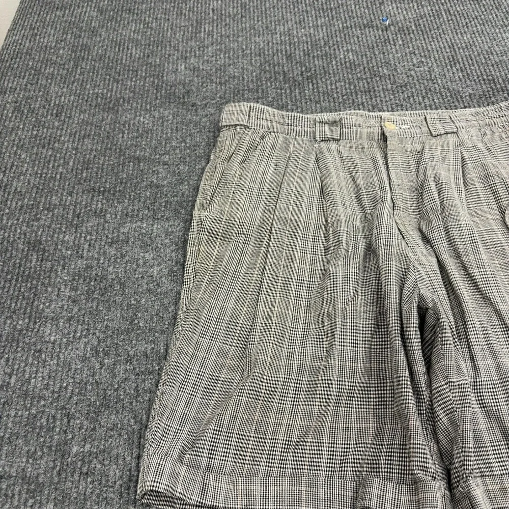 Vintage Izod Shorts Mens 36 Black White Cotton Plaid Pleated Golf Preppy Style